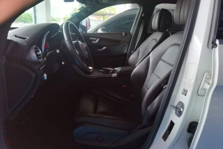 Used Mercedes-Benz GLC 2016 GLC 300 4MATIC Dynamic Model Left Front Seat