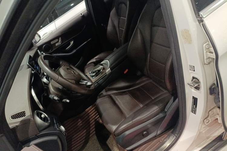 Used Mercedes-Benz GLC 2016 GLC 300 4MATIC Dynamic Model Left Front Seat