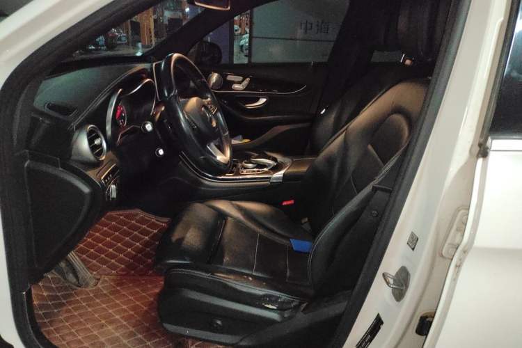 Used Mercedes-Benz GLC 2016 GLC 260 4MATIC Luxury Model Left Front Seat