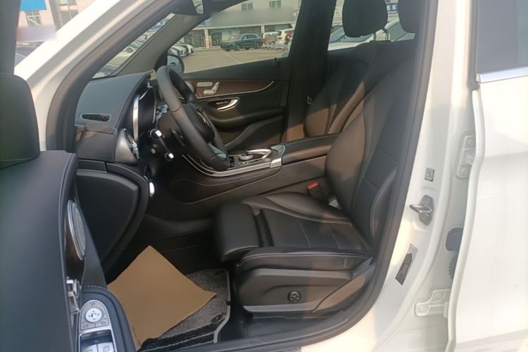 Used Mercedes-Benz GLC 2016 GLC 300 4MATIC Dynamic Model Left Front Seat