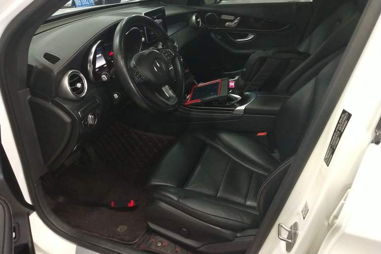 Used Mercedes-Benz GLC 2016 GLC 260 4MATIC Dynamic Edition Left Front Seat