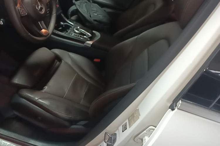 Used Mercedes-Benz GLC 2016 GLC 200 4MATIC Left Front Seat
