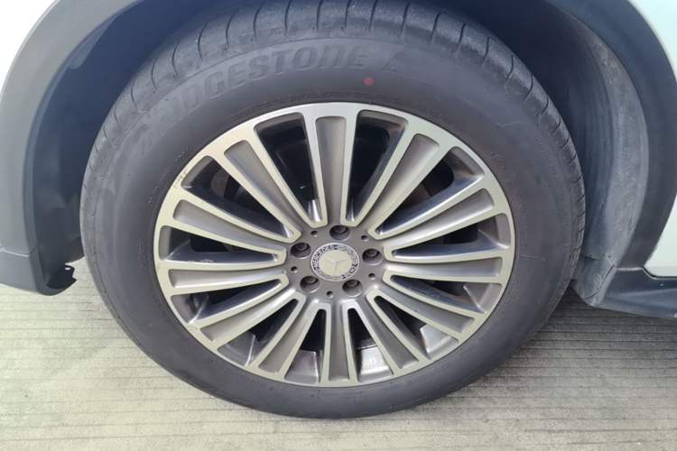 Used Mercedes-Benz GLC 2016 GLC 260 4MATIC Dynamic Edition Left Front Wheel Hub