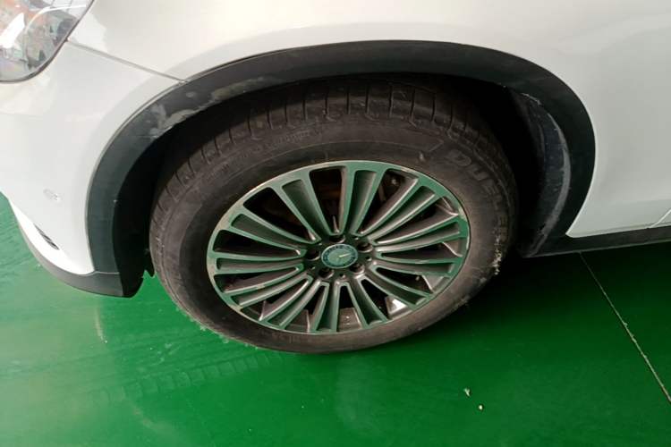Used Mercedes-Benz GLC 2016 GLC 260 4MATIC Dynamic Edition Left Front Wheel Hub
