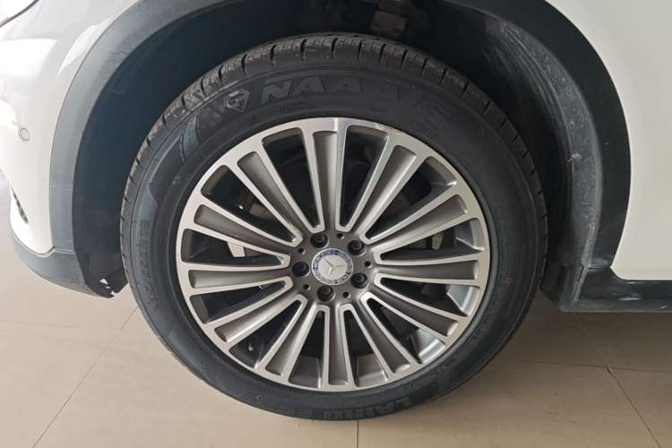 Used Mercedes-Benz GLC 2016 GLC 200 4MATIC Left Front Wheel Hub