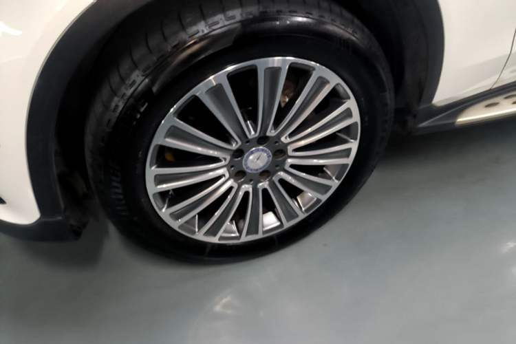 Used Mercedes-Benz GLC 2016 GLC 200 4MATIC Left Front Wheel Hub