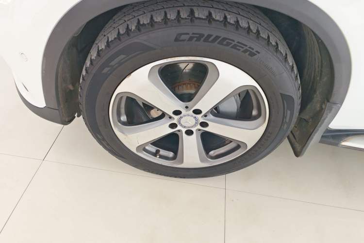 Used Mercedes-Benz GLC 2016 GLC 260 4MATIC Luxury Model Left Front Wheel Hub
