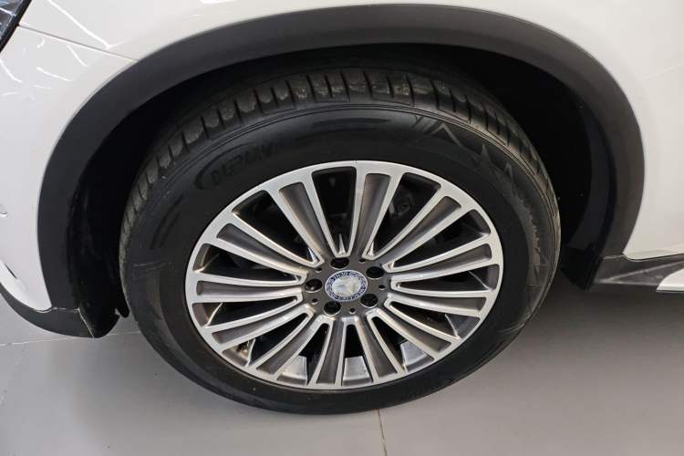 Used Mercedes-Benz GLC 2016 GLC 260 4MATIC Dynamic Edition Left Front Wheel Hub