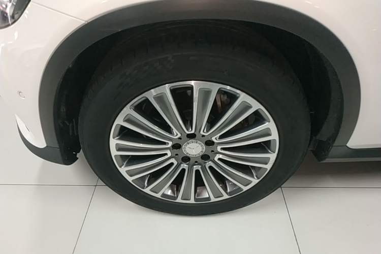 Used Mercedes-Benz GLC 2016 GLC 200 4MATIC Left Front Wheel Hub