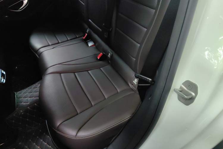 Used Mercedes-Benz GLC 2016 GLC 300 4MATIC Dynamic Model Left Rear Seat