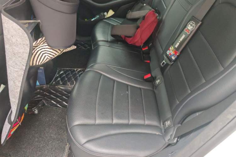 Used Mercedes-Benz GLC 2016 GLC 300 4MATIC Dynamic Model Left Rear Seat