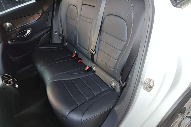 Used Mercedes-Benz GLC 2016 GLC 300 4MATIC Dynamic Model Left Rear Seat