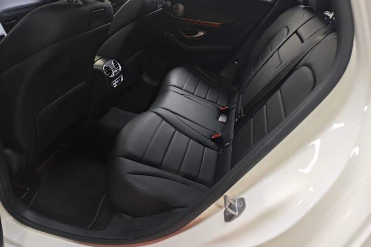Used Mercedes-Benz GLC 2016 GLC 300 4MATIC Dynamic Model Left Rear Seat
