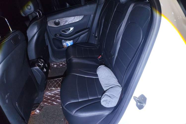 Used Mercedes-Benz GLC 2016 GLC 300 4MATIC Dynamic Model Left Rear Seat