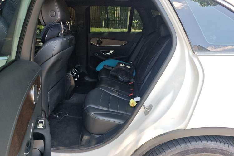 Used Mercedes-Benz GLC 2016 GLC 300 4MATIC Dynamic Model Left Rear Seat