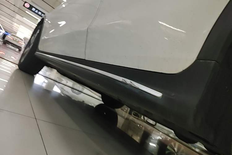 Used Mercedes-Benz GLC 2016 GLC 260 4MATIC Luxury Model Left Side Sill