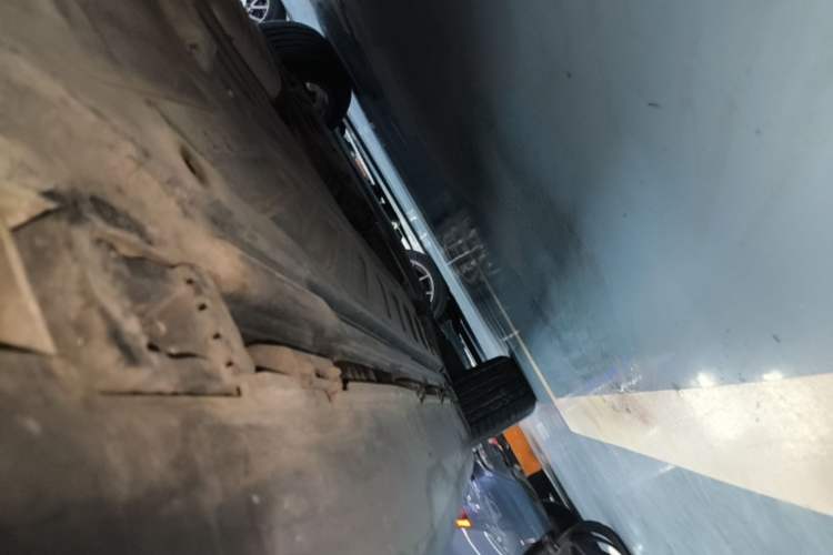Used Mercedes-Benz GLC 2016 GLC 300 4MATIC Dynamic Model Left Side Sill