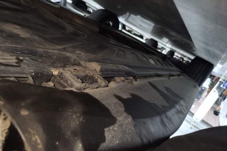 Used Mercedes-Benz GLC 2016 GLC 300 4MATIC Dynamic Model Left Side Sill