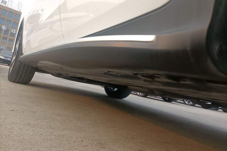 Used Mercedes-Benz GLC 2016 GLC 300 4MATIC Dynamic Model Left Side Sill