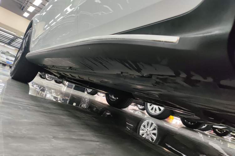 Used Mercedes-Benz GLC 2016 GLC 260 4MATIC Luxury Model Left Side Sill