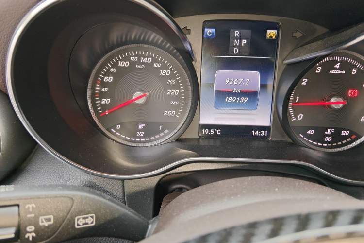 Used Mercedes-Benz GLC 2016 GLC 200 4MATIC Odometer Close Up