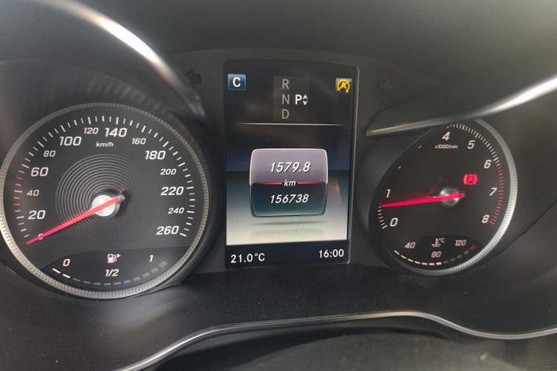 Used Mercedes-Benz GLC 2016 GLC 260 4MATIC Luxury Model Odometer Close Up