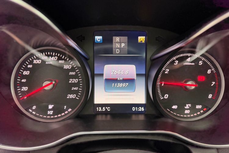 Used Mercedes-Benz GLC 2016 GLC 300 4MATIC Dynamic Model Odometer Close Up