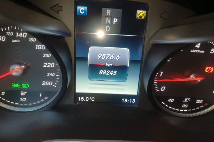 Used Mercedes-Benz GLC 2016 GLC 200 4MATIC Odometer Close Up