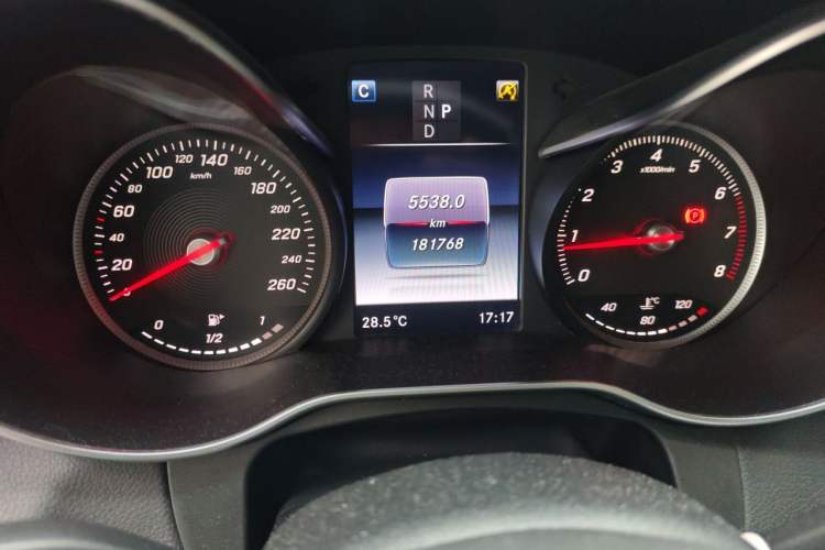 Used Mercedes-Benz GLC 2016 GLC 300 4MATIC Dynamic Model Odometer Close Up