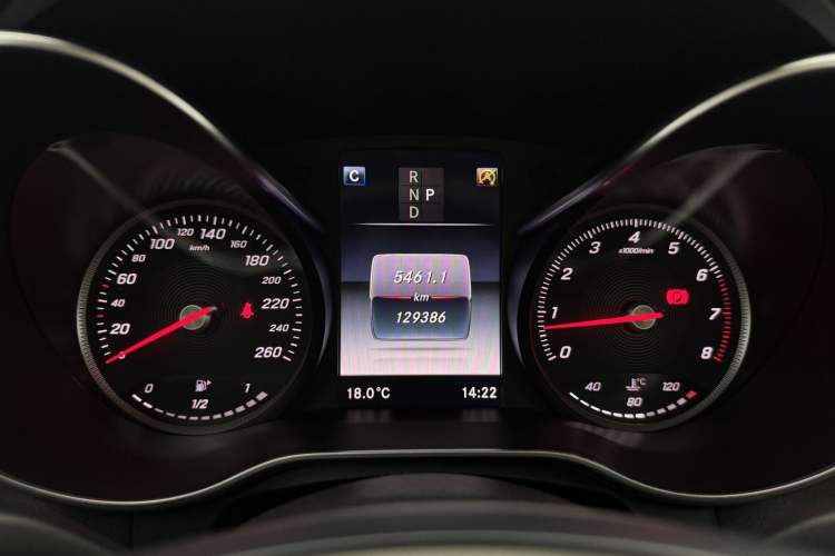 Used Mercedes-Benz GLC 2016 GLC 260 4MATIC Luxury Model Odometer Close Up