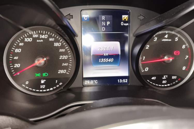 Used Mercedes-Benz GLC 2016 GLC 260 4MATIC Luxury Model Odometer Close Up