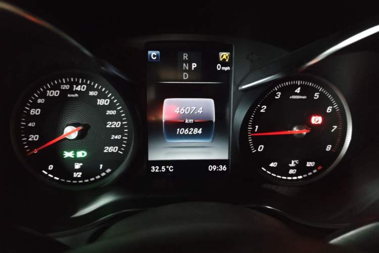 Used Mercedes-Benz GLC 2016 GLC 200 4MATIC Odometer Close Up