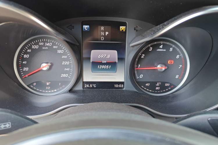 Used Mercedes-Benz GLC 2016 GLC 200 4MATIC Odometer Close Up