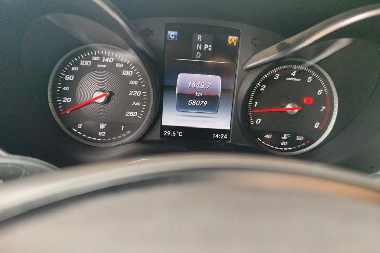 Used Mercedes-Benz GLC 2016 GLC 200 4MATIC Odometer Close Up