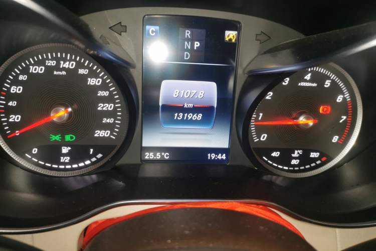 Used Mercedes-Benz GLC 2016 GLC 300 4MATIC Dynamic Model Odometer Close Up