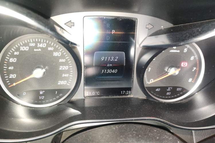 Used Mercedes-Benz GLC 2016 GLC 200 4MATIC Odometer Close Up