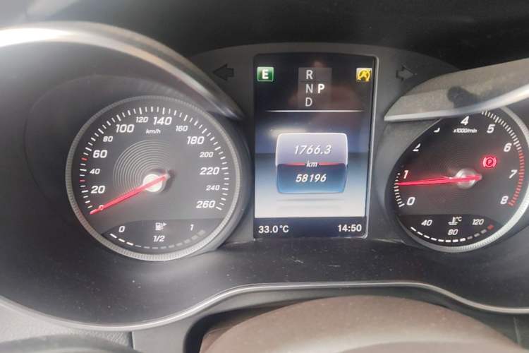 Used Mercedes-Benz GLC 2016 GLC 200 4MATIC Odometer Close Up