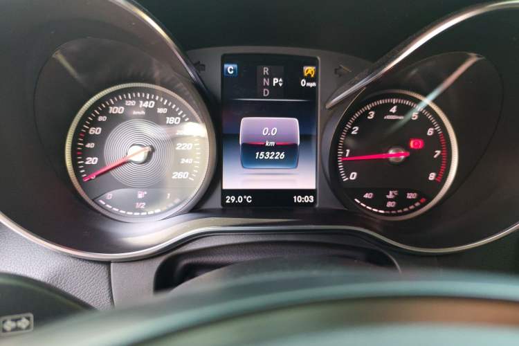 Used Mercedes-Benz GLC 2016 GLC 260 4MATIC Dynamic Edition Odometer Close Up
