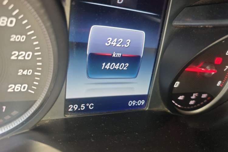 Used Mercedes-Benz GLC 2016 GLC 200 4MATIC Odometer Close Up
