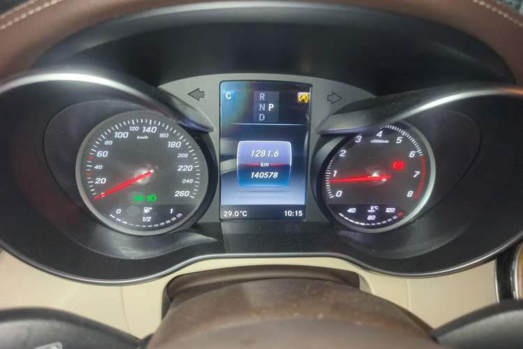 Used Mercedes-Benz GLC 2016 GLC 260 4MATIC Luxury Model Odometer Close Up