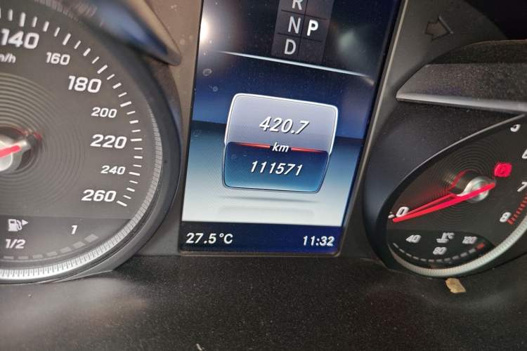 Used Mercedes-Benz GLC 2016 GLC 260 4MATIC Dynamic Edition Odometer Close Up