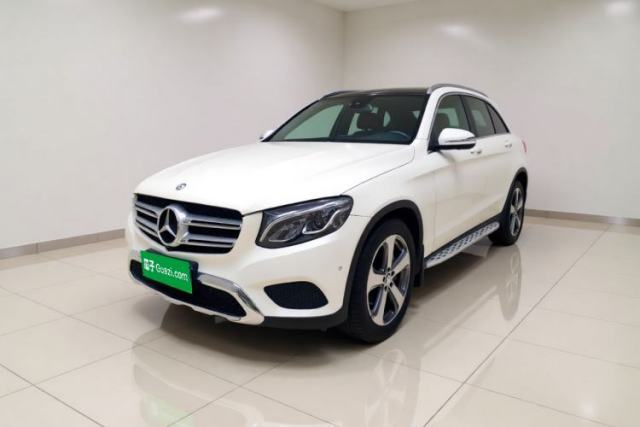 Ojetý Mercedes-Benz GLC 2016 GLC 260 4MATIC Luxury Model