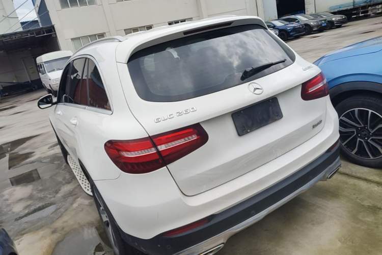 Used Mercedes-Benz GLC 2016 GLC 260 4MATIC Luxury Model Rear Left 45 Deg