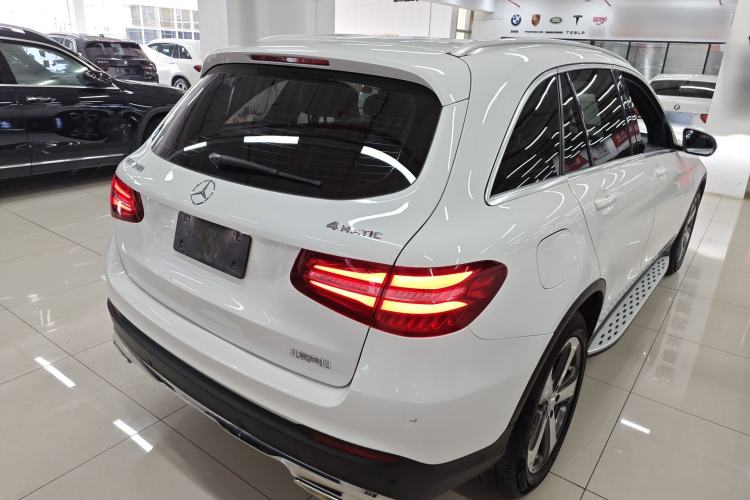 Used Mercedes-Benz GLC 2016 GLC 300 4MATIC Dynamic Model Rear Right 45 Deg