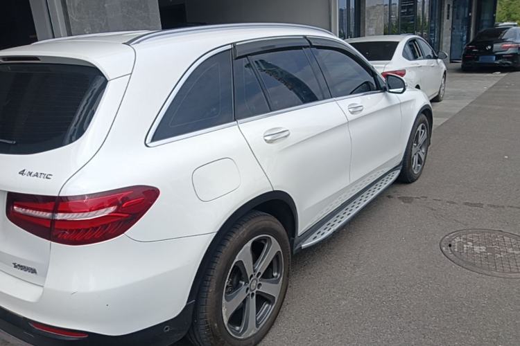 Used Mercedes-Benz GLC 2016 GLC 260 4MATIC Luxury Model Rear Right 45 Deg