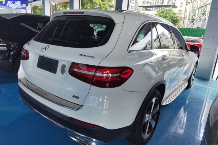 Used Mercedes-Benz GLC 2016 GLC 300 4MATIC Dynamic Model Rear Right 45 Deg