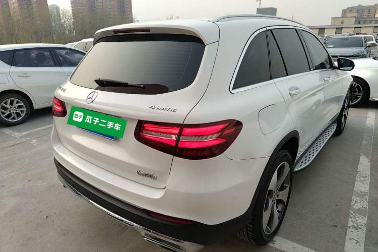 Used Mercedes-Benz GLC 2016 GLC 300 4MATIC Luxury Model Rear Right 45 Deg