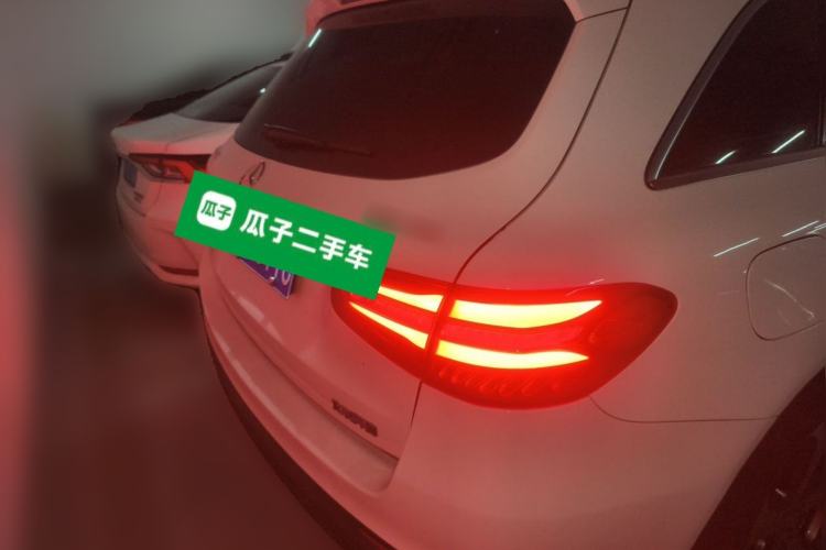 Used Mercedes-Benz GLC 2016 GLC 260 4MATIC Luxury Model Rear Right 45 Deg
