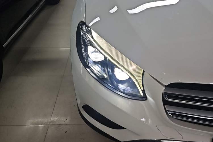 Used Mercedes-Benz GLC 2016 GLC 300 4MATIC Dynamic Model Right Front Headlight