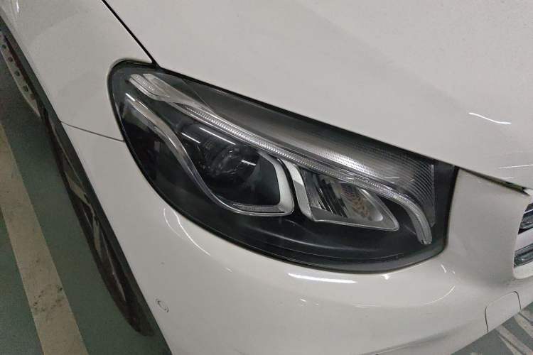 Used Mercedes-Benz GLC 2016 GLC 260 4MATIC Luxury Model Right Front Headlight